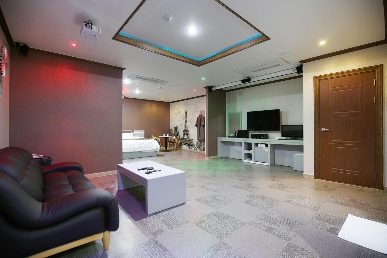 Iris Hotel Seosan Bagian luar foto