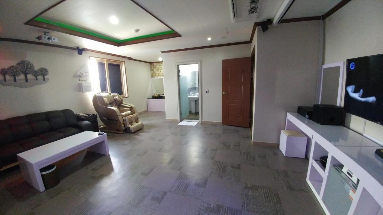 Iris Hotel Seosan Bagian luar foto