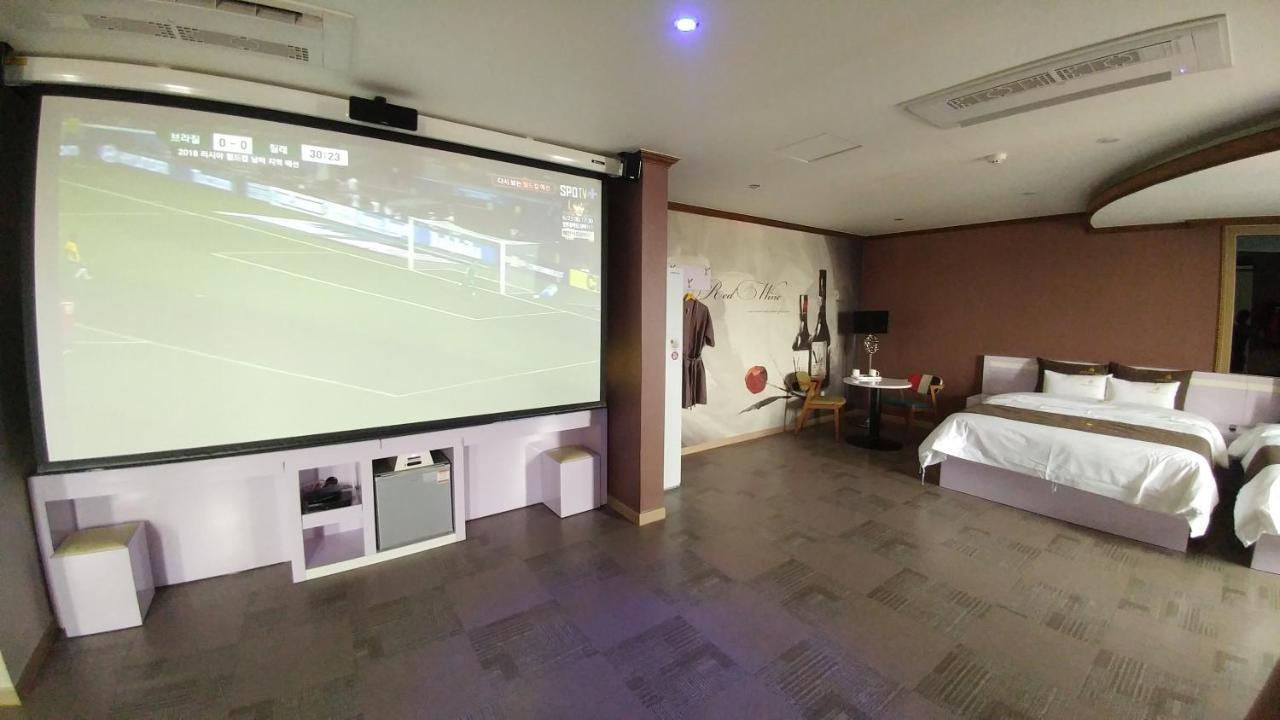 Iris Hotel Seosan Bagian luar foto