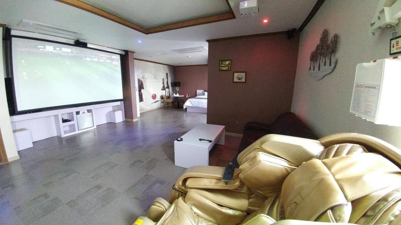 Iris Hotel Seosan Bagian luar foto