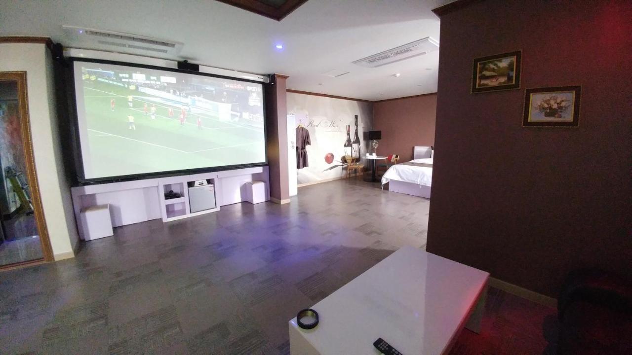 Iris Hotel Seosan Bagian luar foto
