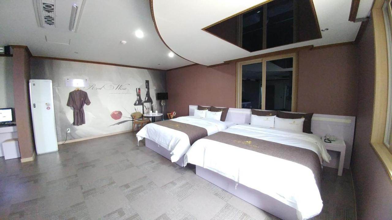 Iris Hotel Seosan Bagian luar foto