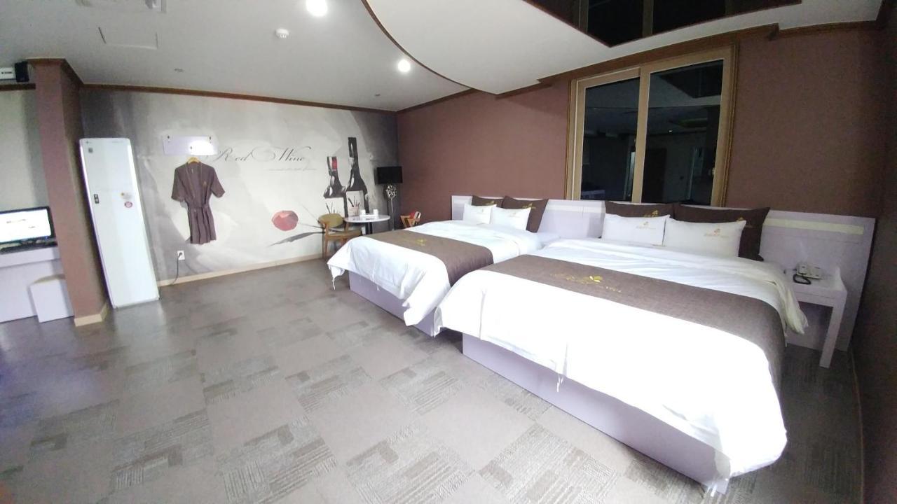 Iris Hotel Seosan Bagian luar foto