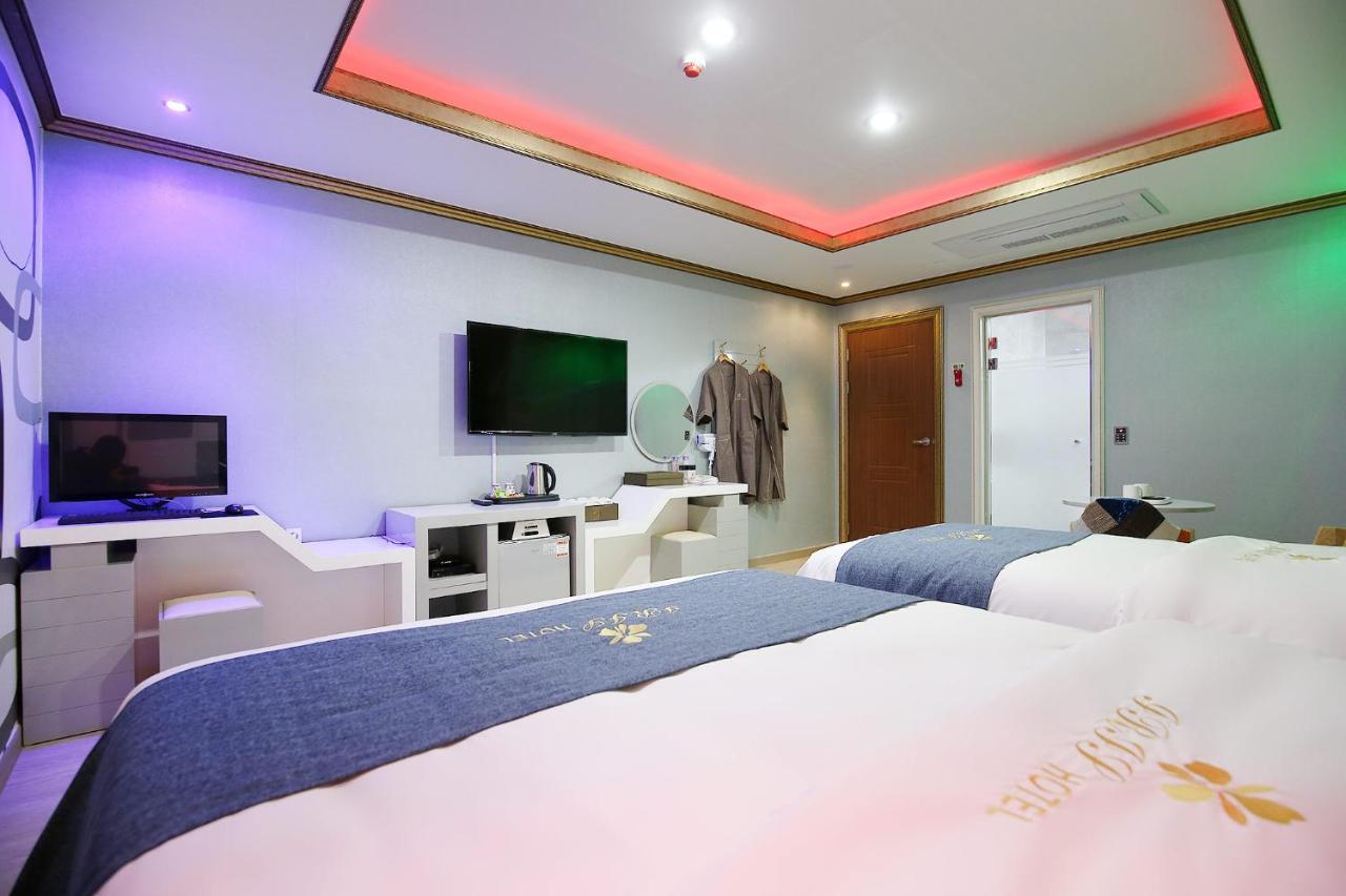 Iris Hotel Seosan Bagian luar foto